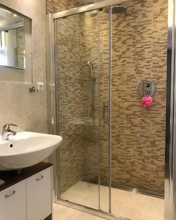 Mande Guest house *