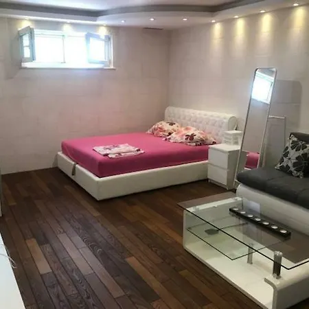 Guest house Mande Murter
